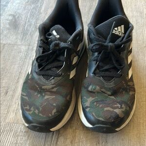 Adidas Black and Green Camouflage Shoes boys size 5